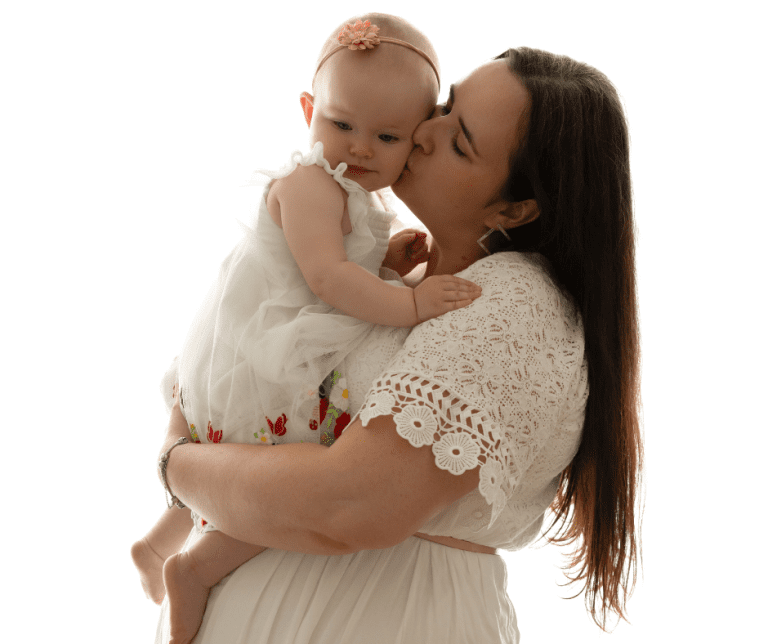 mama s dieťaťom na rodinnom fotení vo vranove nad topľou s ivana m photography